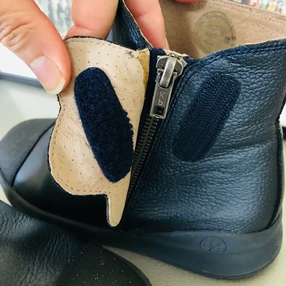 Biomecanics Girls' Glitter Booties‎